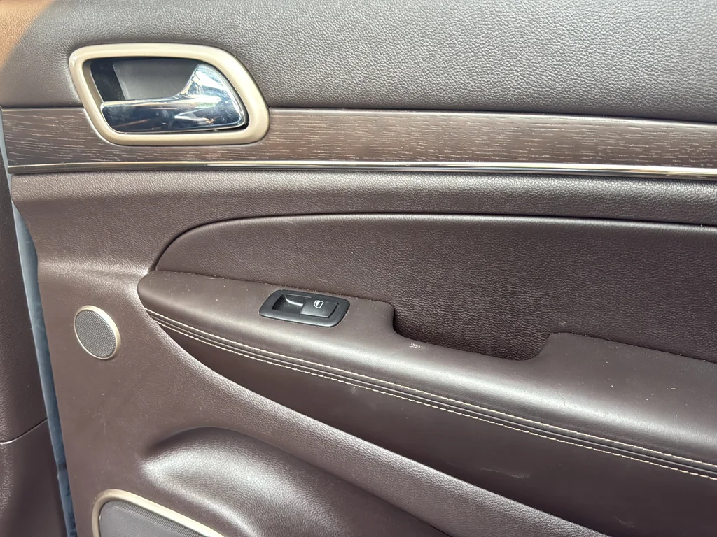 Used 2014 Black Jeep Summit image 43
