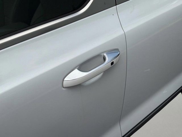 Used 2020 White Kia SX image 30