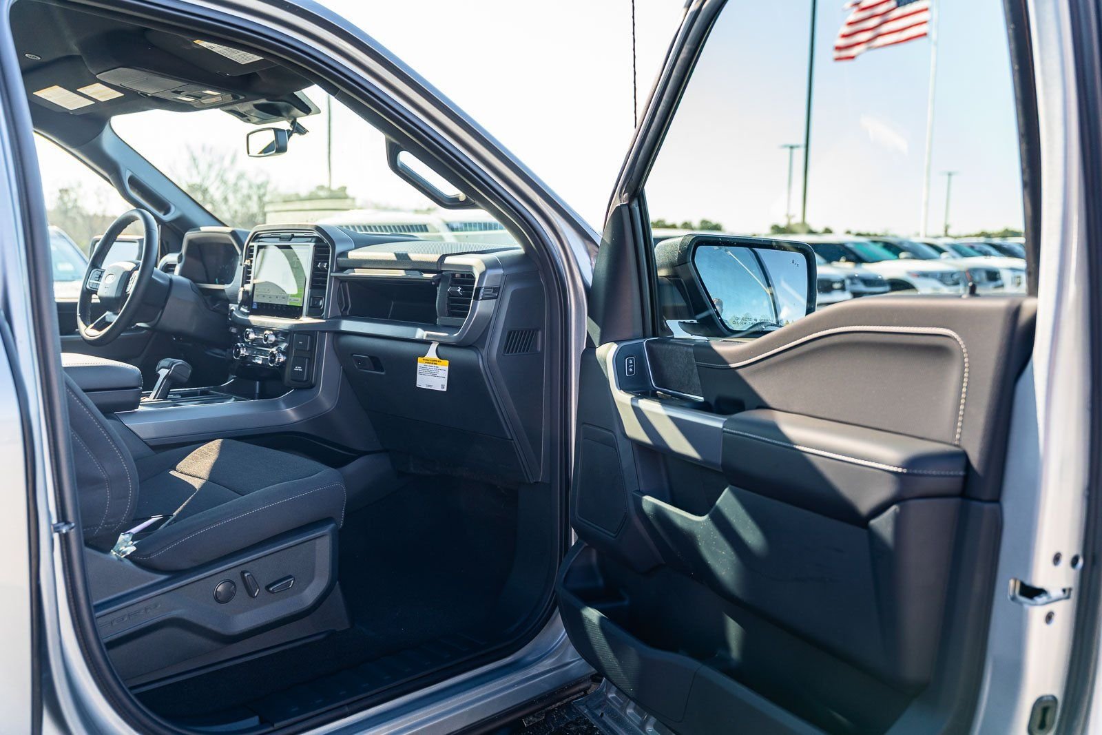 New 2026 Iconic Silver Metallic Ford XLT image 9