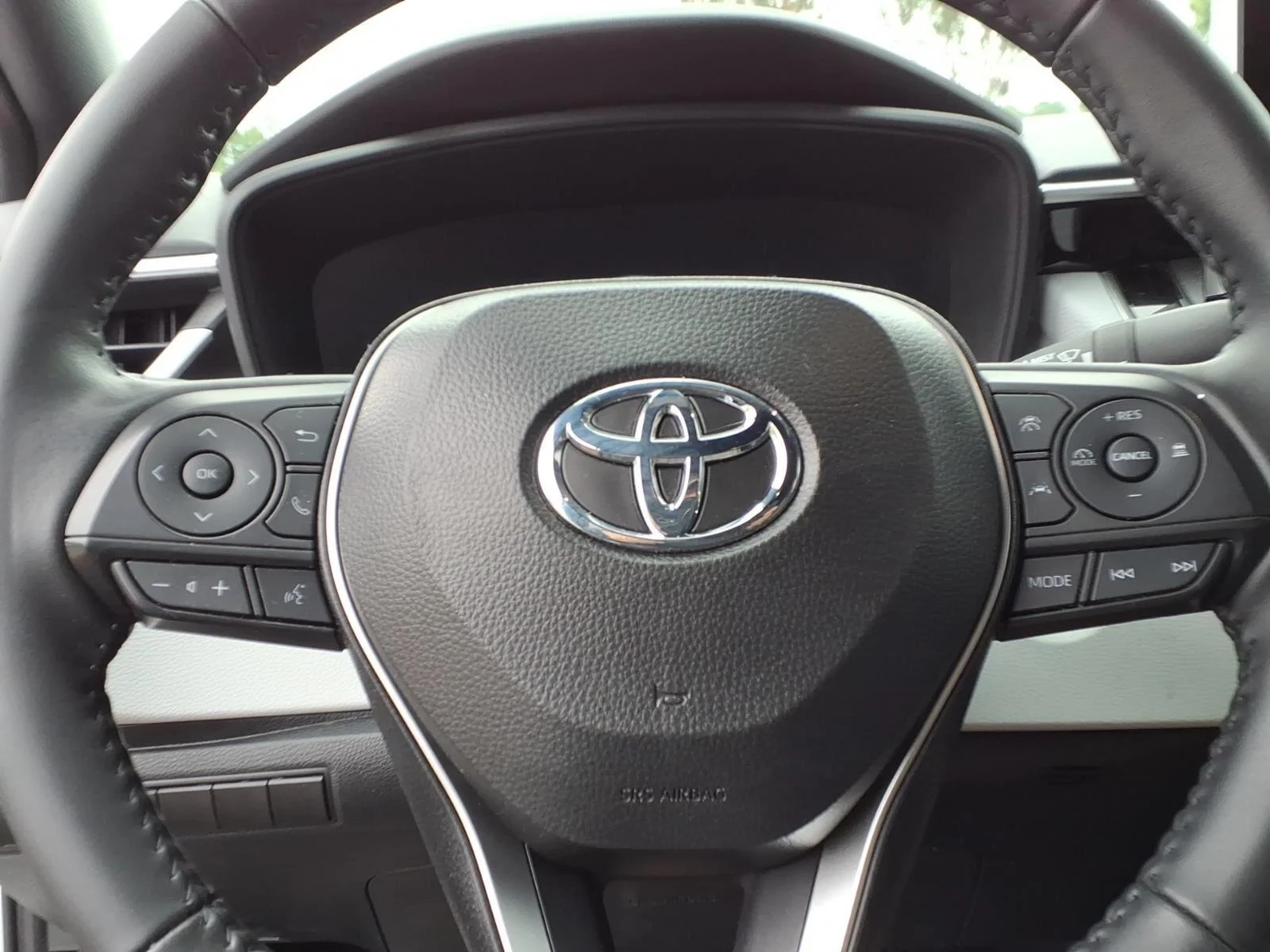 Used 2025 Ice Cap/Midnight Black Metallic Toyota FX image 24