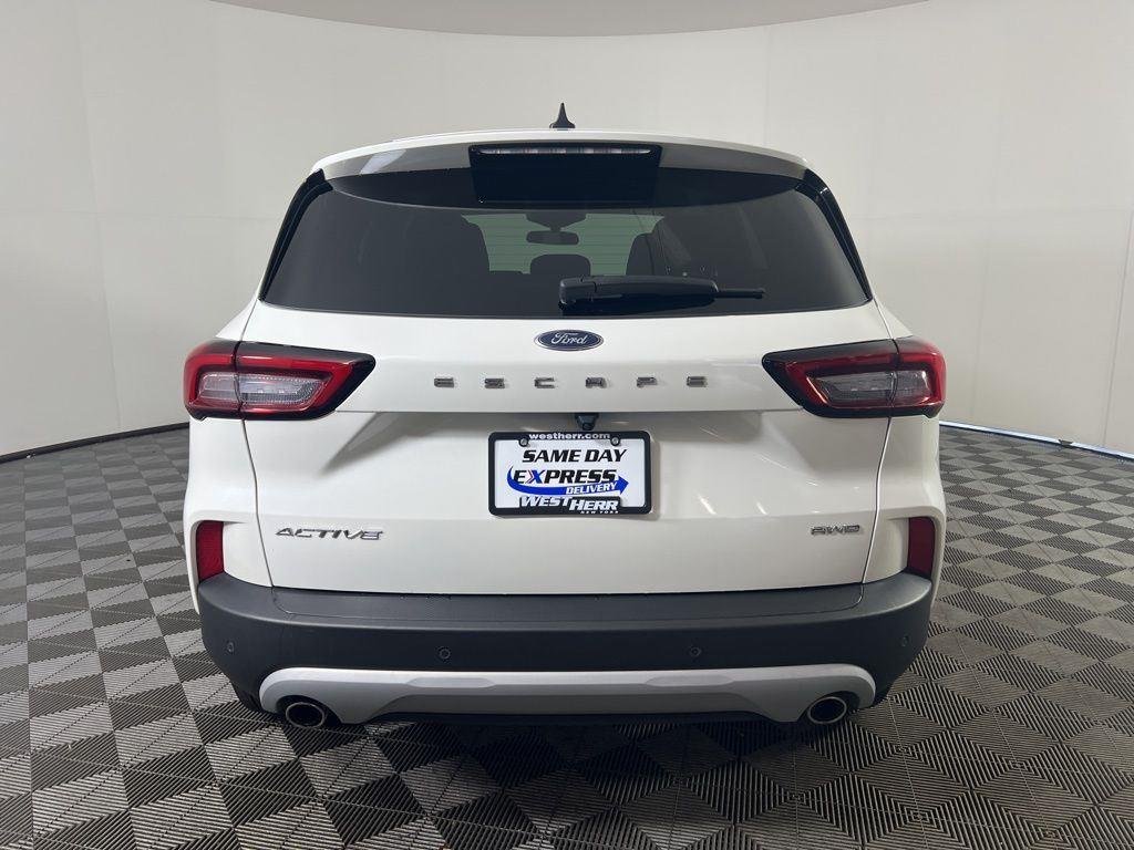 Used 2023 White Metallic Ford Active image 5