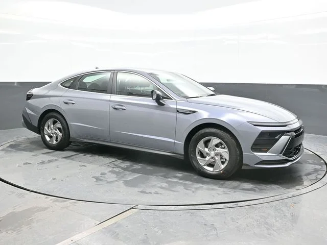 New 2026 Blue Hyundai SE image 7