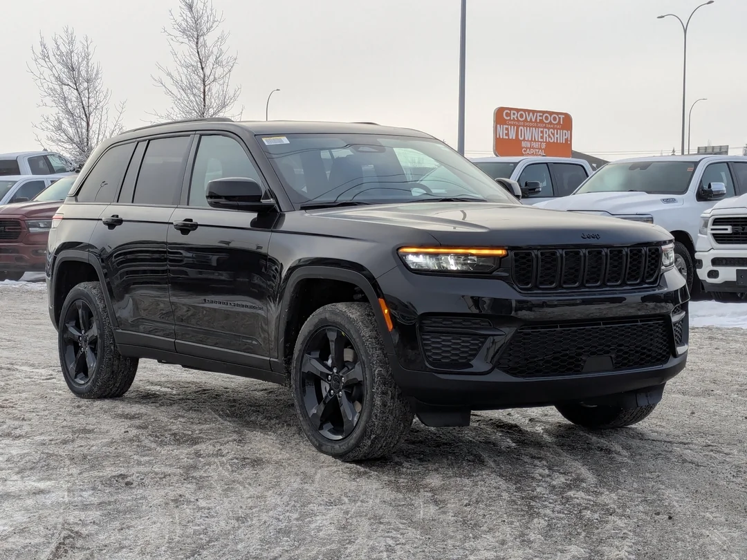 New 2025 Black Jeep Altitude - - 4x4 - Power Sunroof - Power Liftgate - Wireless Charging - 20 Black Wheels & More! image 2