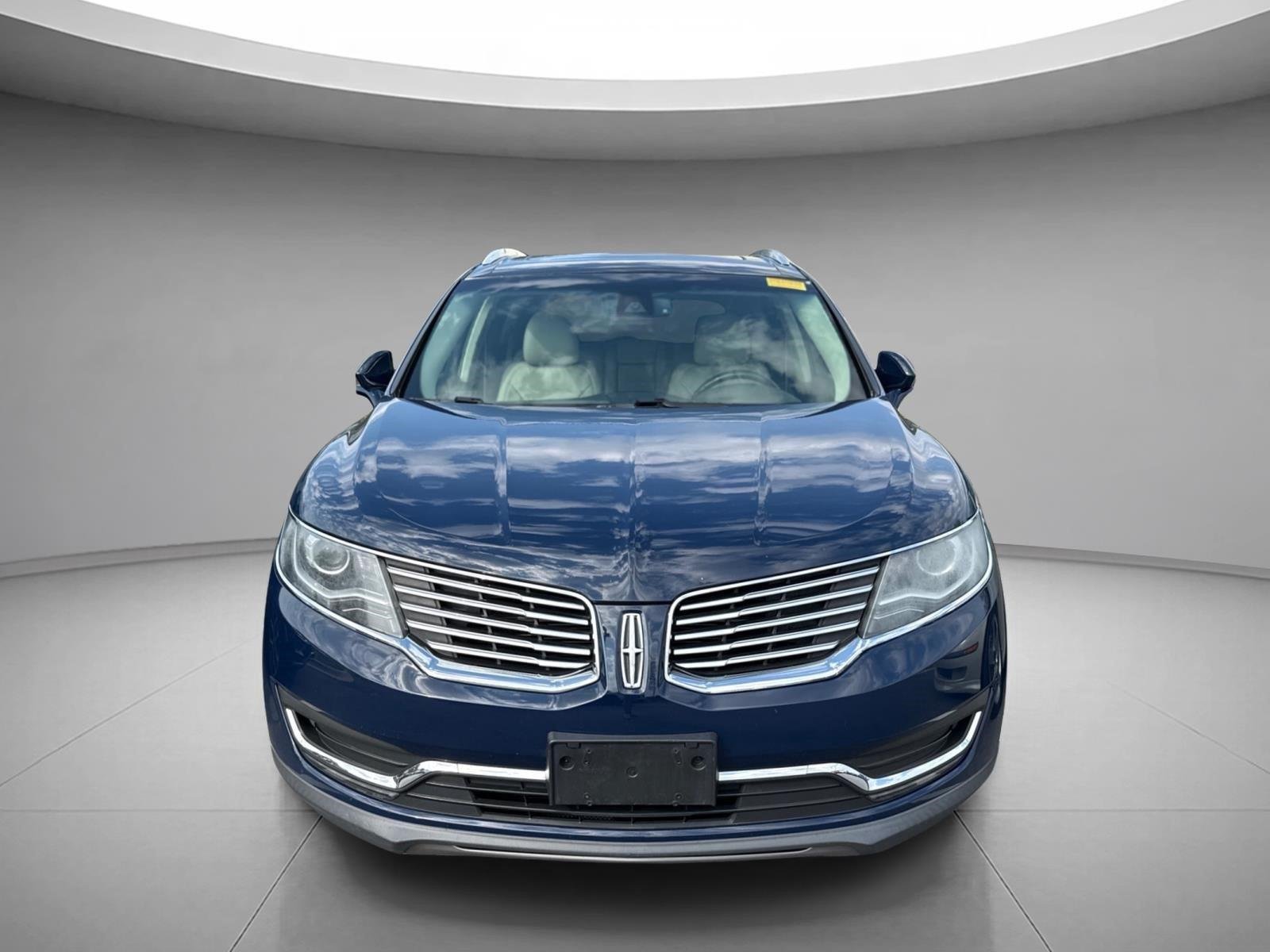Used 2018 Blue Diamond Metallic Lincoln Reserve image 25