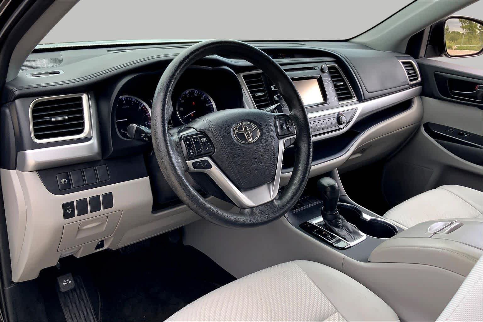 Used 2019 Midnight Black Metallic Toyota LE image 17