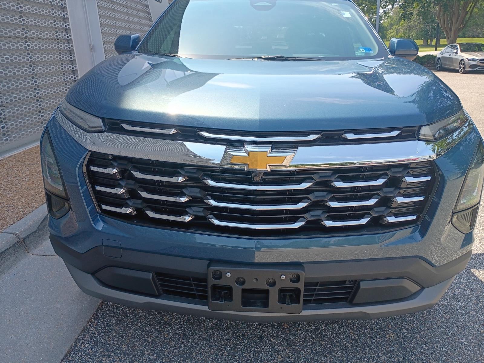Used 2025 Lakeshore Blue Metallic Chevrolet FWD LT image 5
