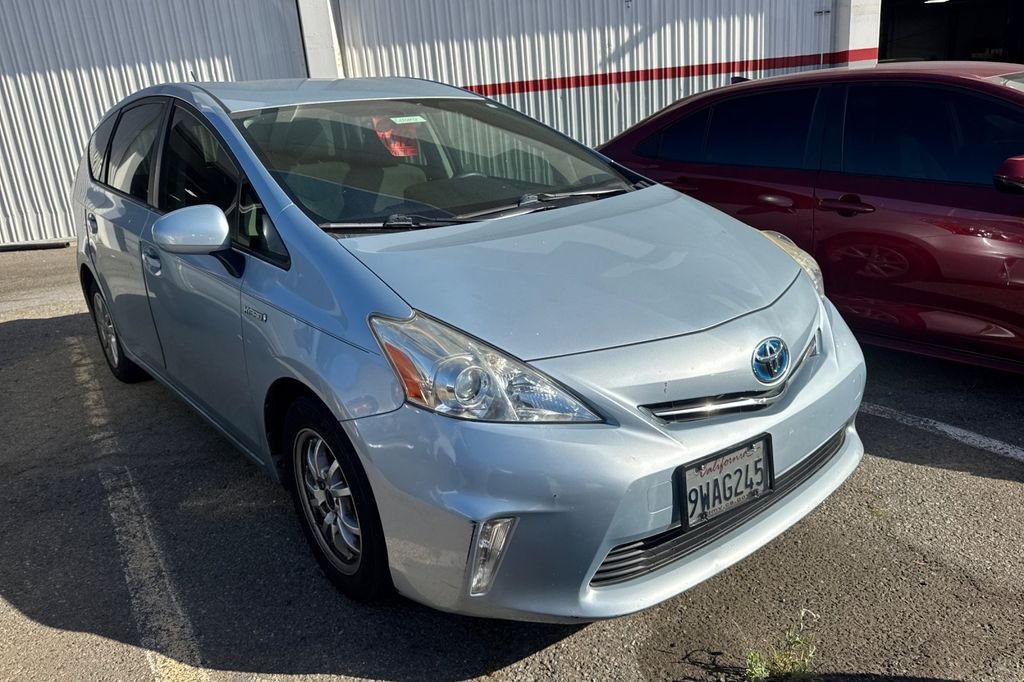 Used 2014 Blue Toyota Three image 2