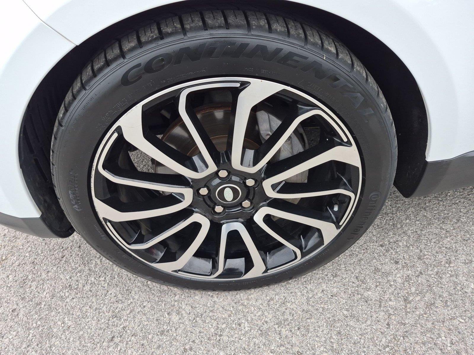Used 2018 Fuji White Land Rover SE image 10