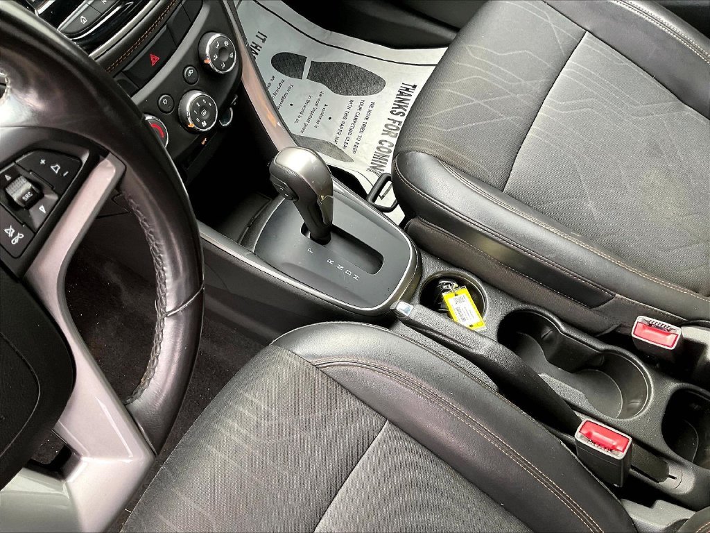 Used 2019 Summit White Chevrolet LT image 20