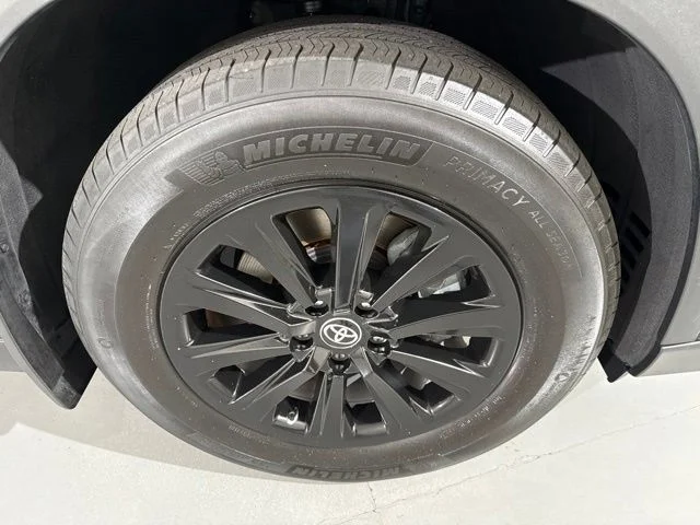 Used 2024  Toyota XLE image 15