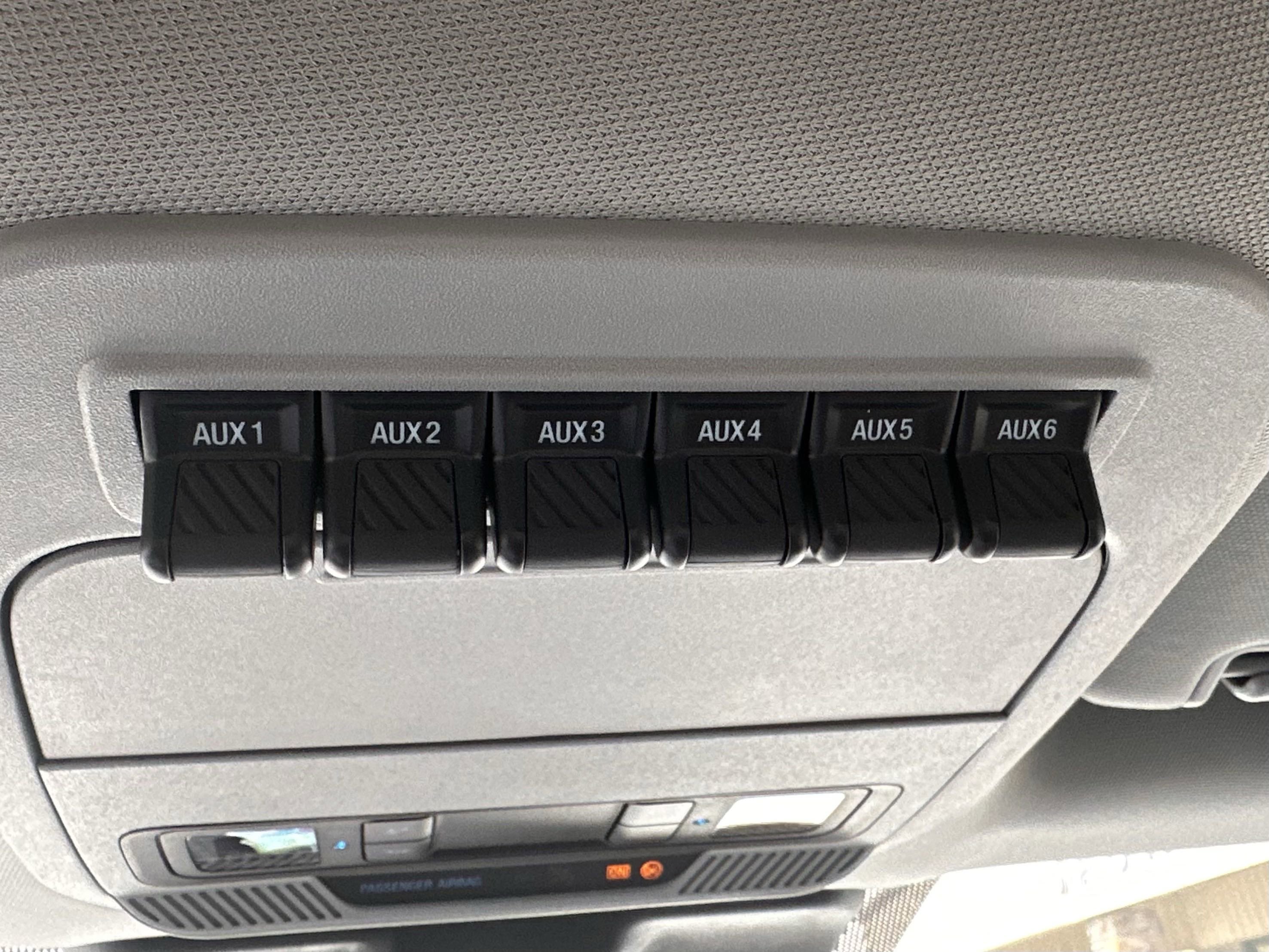 2025 Ford F-550 Super Duty Chassis Cab XLT - Photo 20