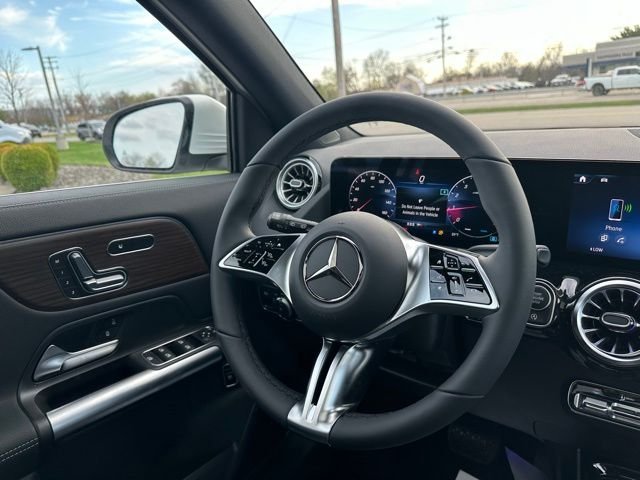New 2026 Polar White Mercedes-Benz GLA 250 image 31