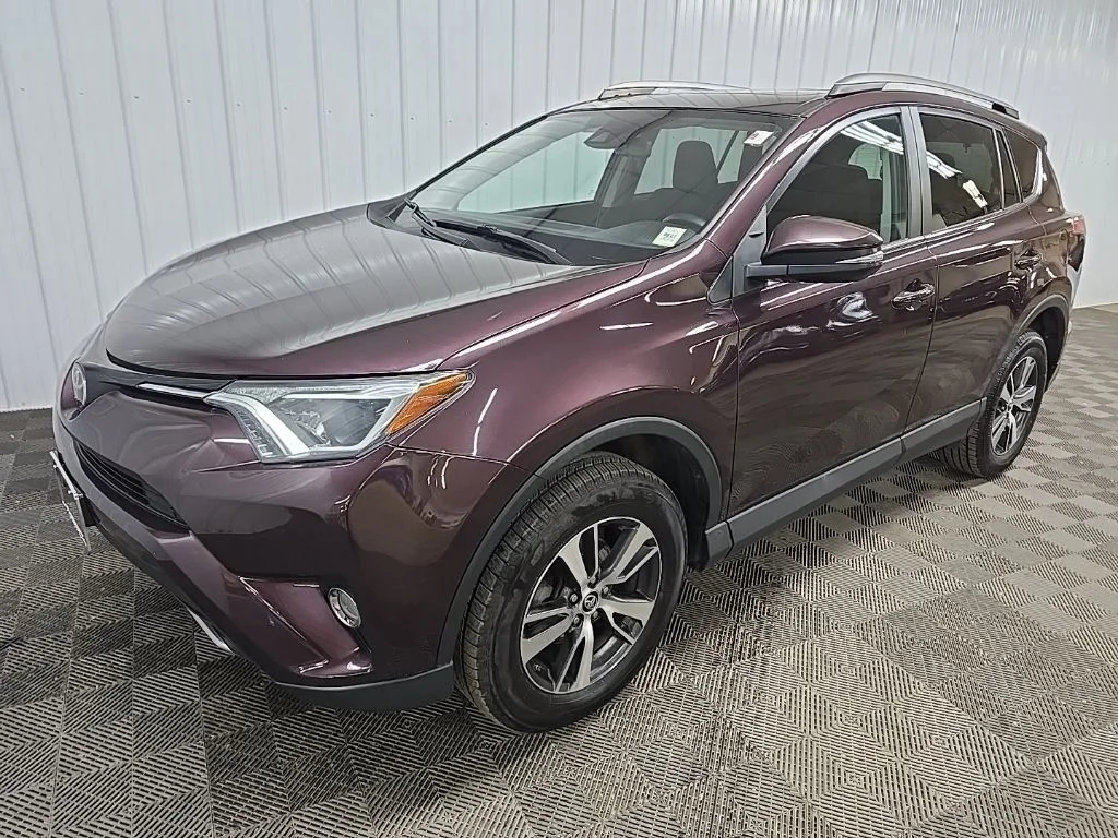 Used 2018 Black Toyota XLE image 8