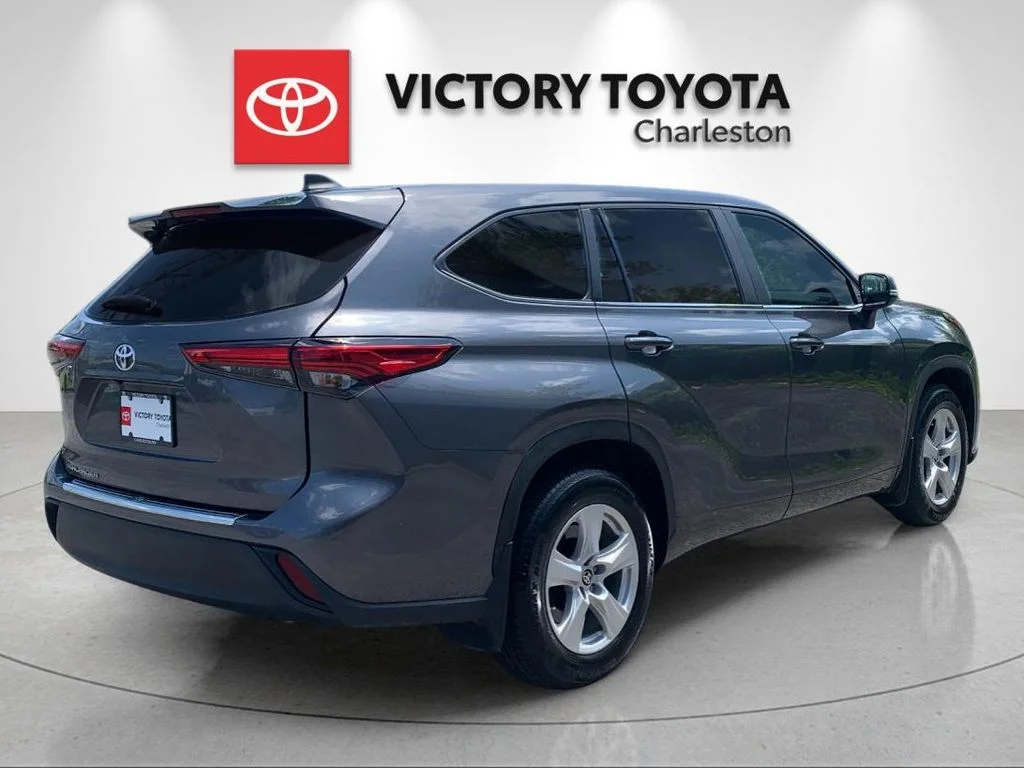 Used 2023 Gray Toyota L image 7