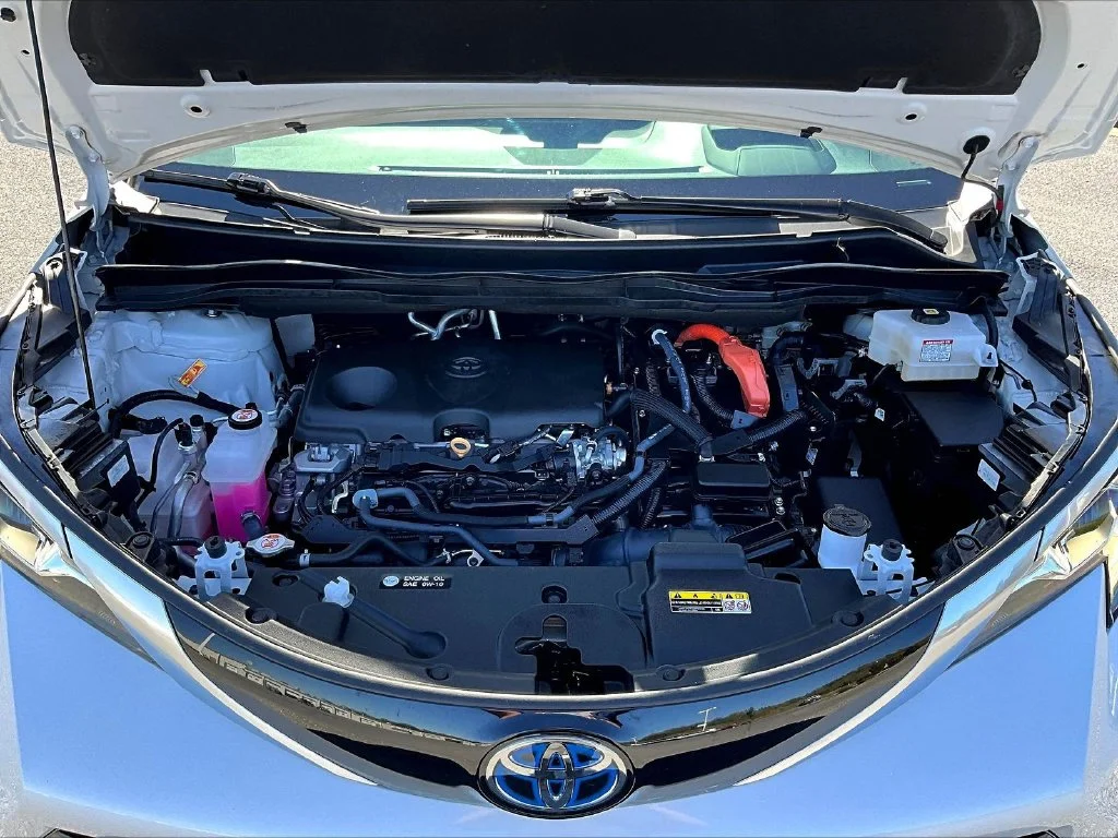 Used 2025 Wind Chill Pearl Toyota Platinum image 39