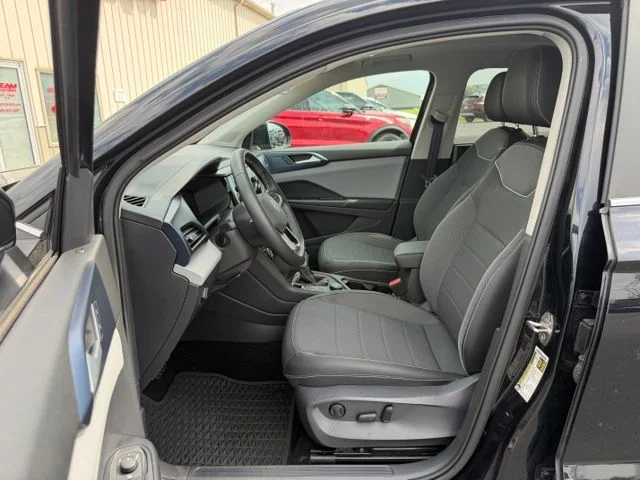 Used 2023 Black Volkswagen 1.5T SE image 14