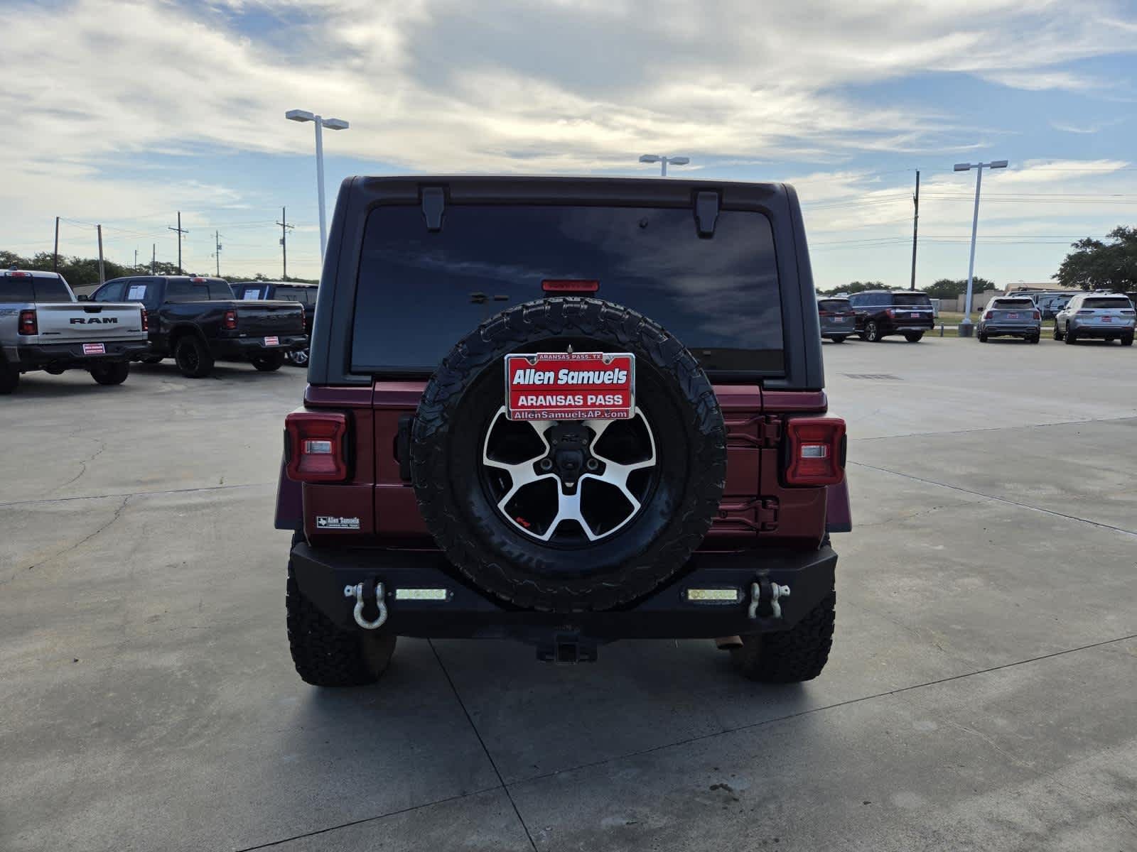 Used 2021 Snazzberry Pearlcoat Jeep Unlimited Rubicon image 4