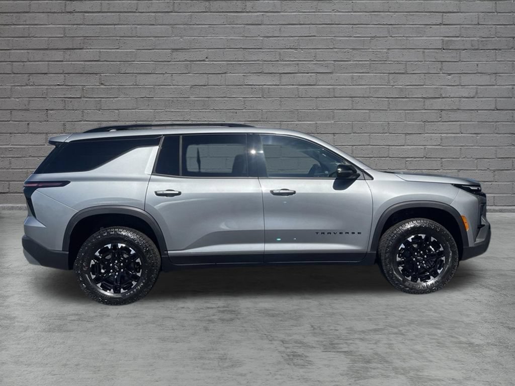 2027 Chevrolet Traverse Z71 - Photo 8