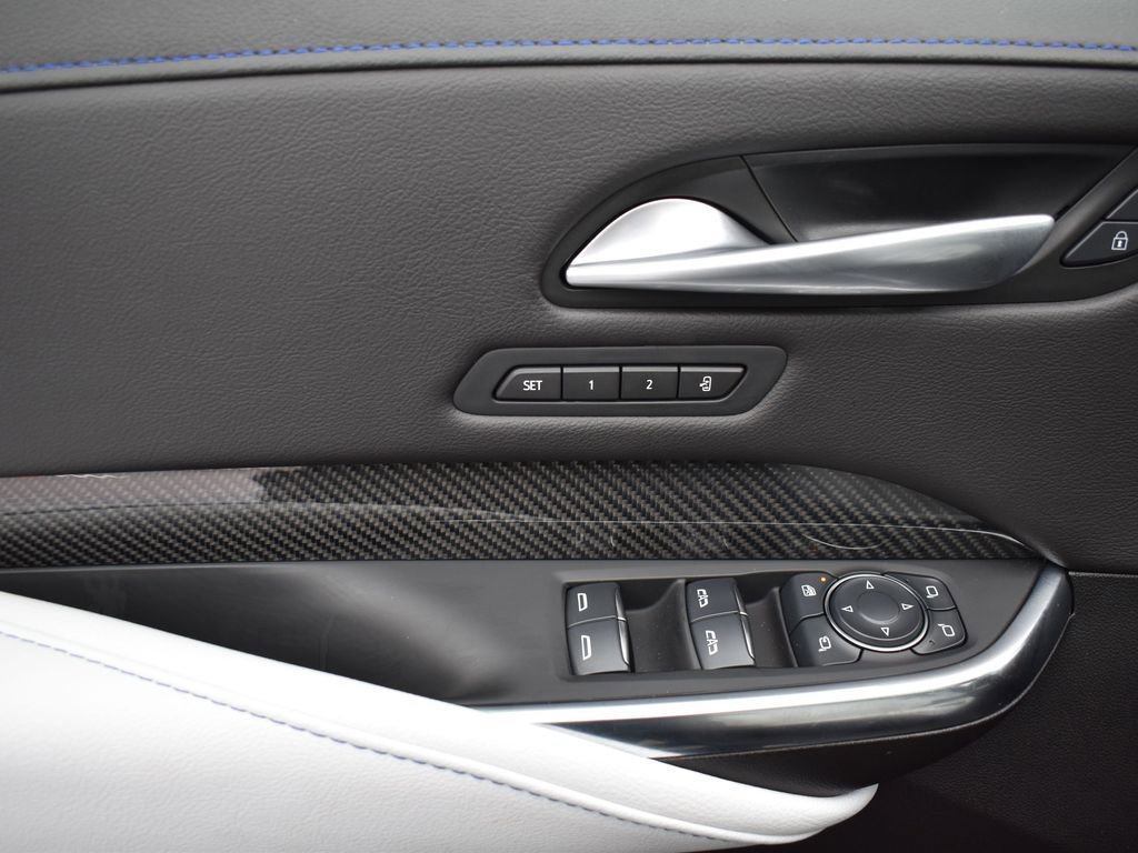 2025 CADILLAC XT4 - Image 9