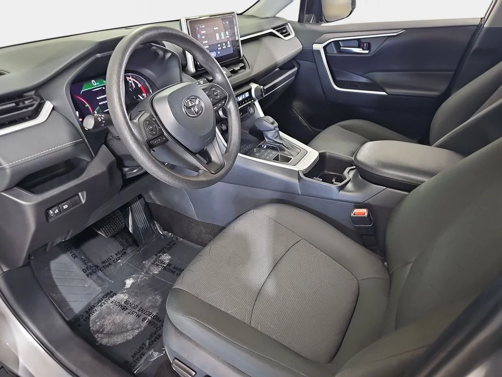 Used 2025 Silver Toyota XLE image 18