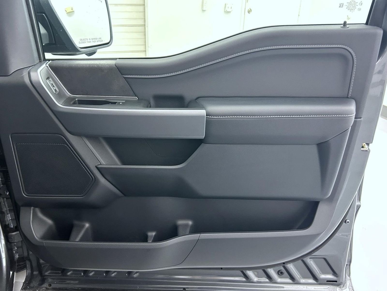 New 2026 Carbonized Gray Metallic Ford XLT image 16