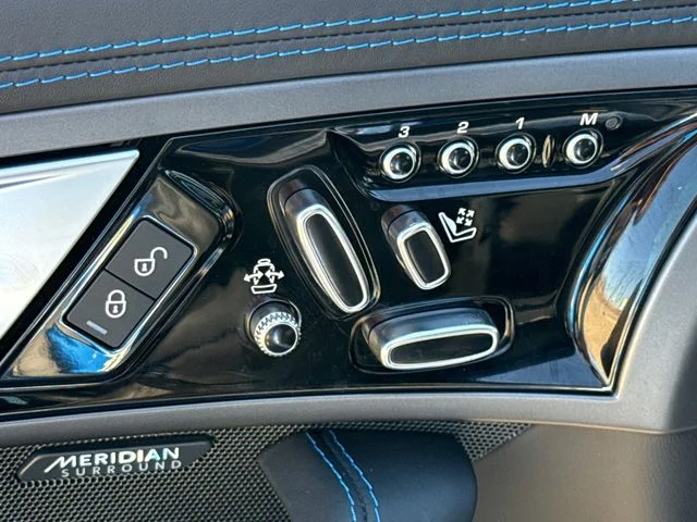 Used 2017 Blue Jaguar S image 19