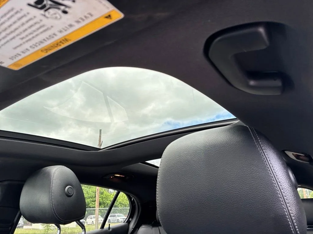 Used 2019  Mercedes-Benz GLA 250 image 16