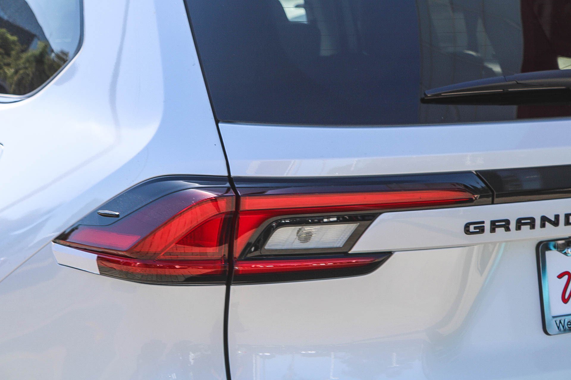 New 2026 Wind Chill Pearl <sup>1</sup> Toyota  Limited image 9