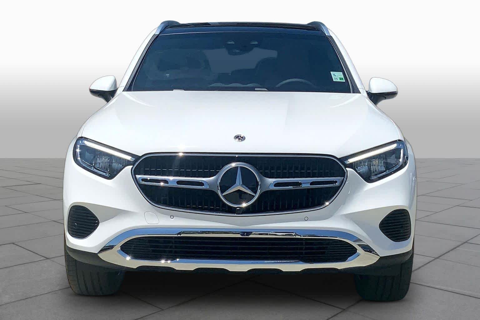 New 2026 Polar White Mercedes-Benz GLC 300 image 3
