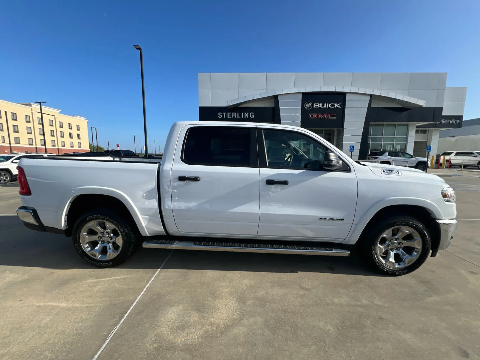 2025 RAM 1500 Big Horn/Lone Star 4x4 Crew Cab 5'7's photo