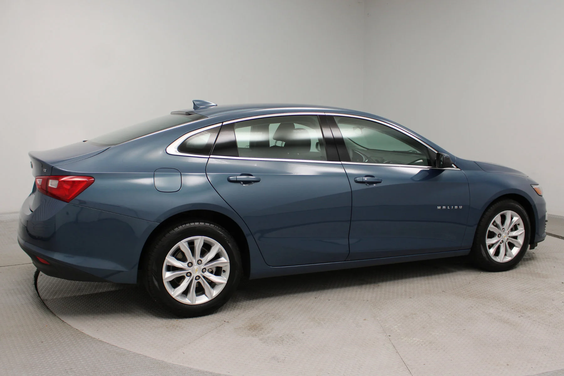 Used 2024 Lakeshore Blue Metallic Chevrolet 4dr Sdn 1LT image 23