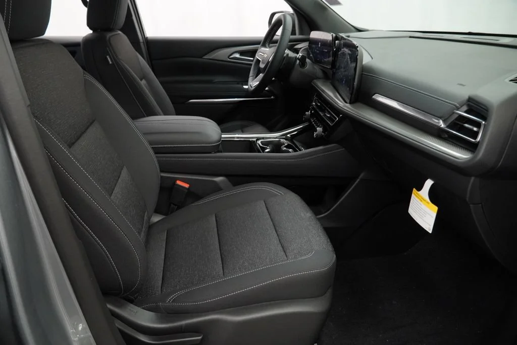 2027 Chevrolet Traverse LT - Photo 29