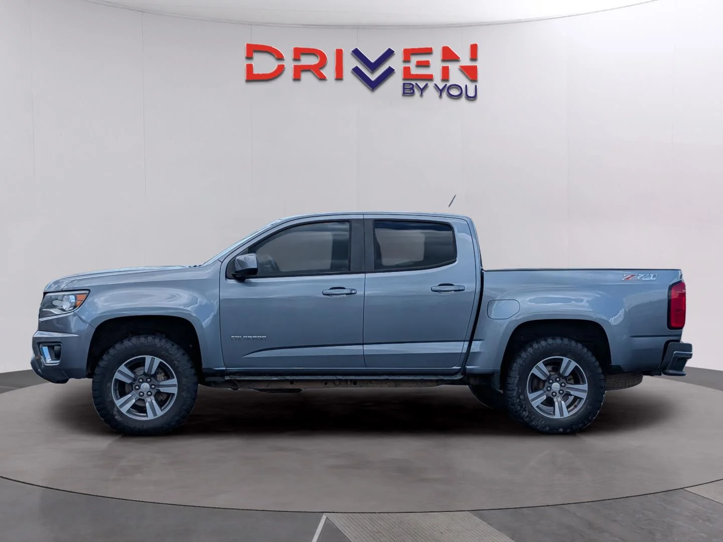 Used 2018 SATIN STEEL METALLIC Chevrolet 4WD Z71 image 2