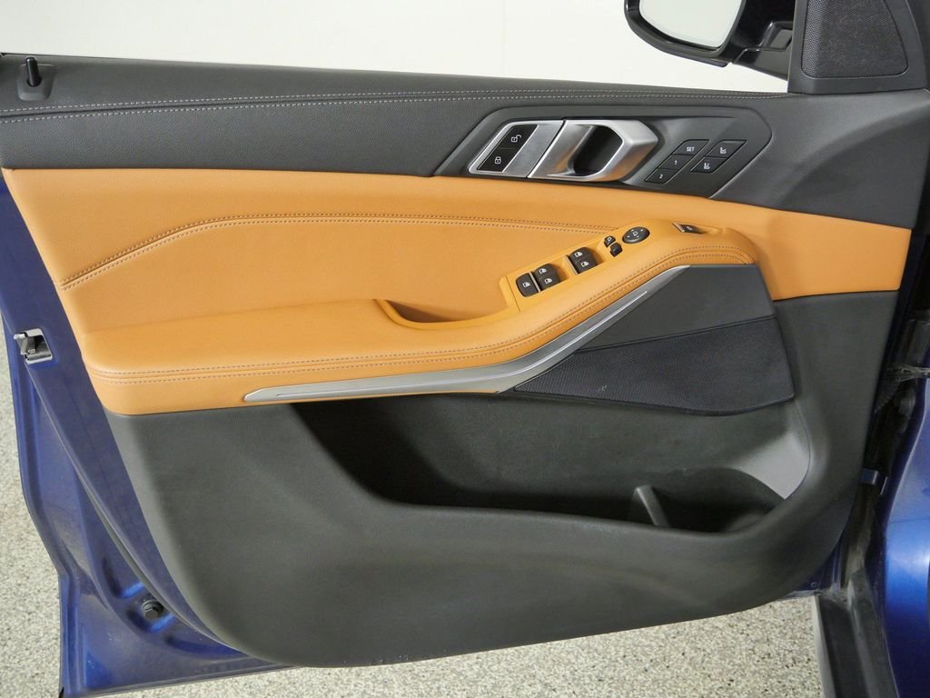 Used 2021 Phytonic Blue Metallic BMW xDrive40i image 34
