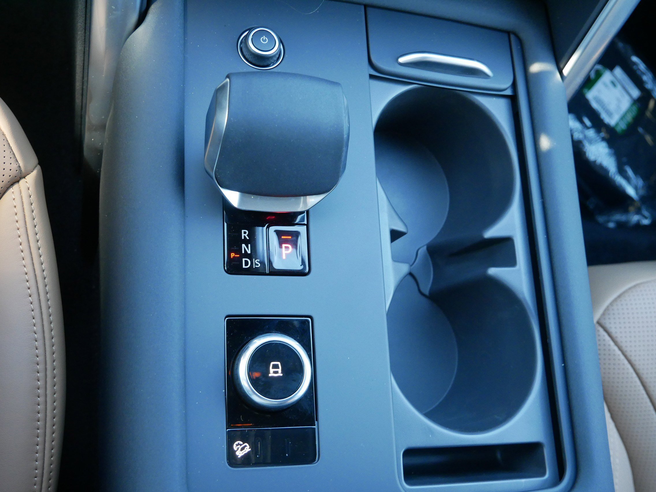 2026 Land Rover Discovery Gemini Edition - Photo 6