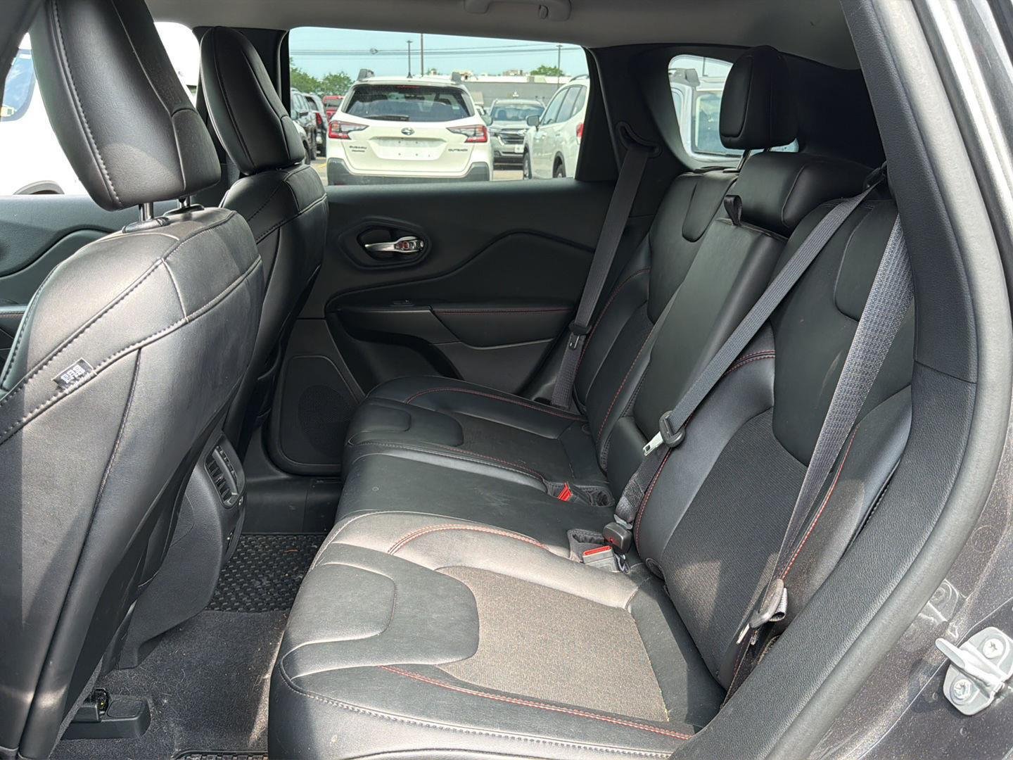 Used 2022 Granite Crystal Metallic Clearcoat Jeep Trailhawk image 14