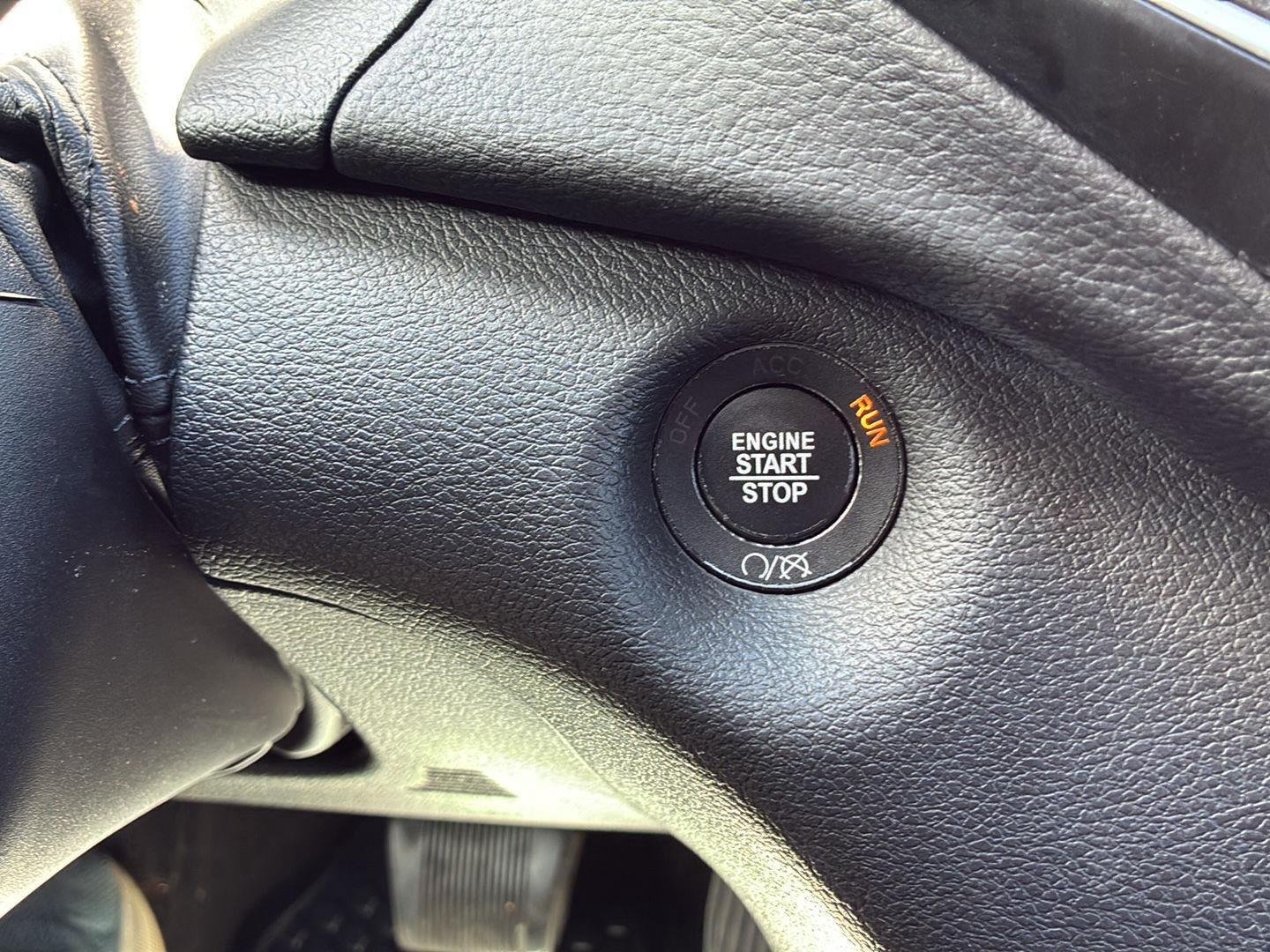 Used 2020 Diamond Black Crystal Pearlcoat Jeep Trailhawk image 28