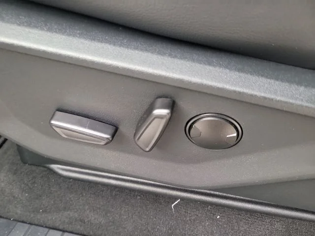 New 2026 White Metallic Ford Lariat image 20