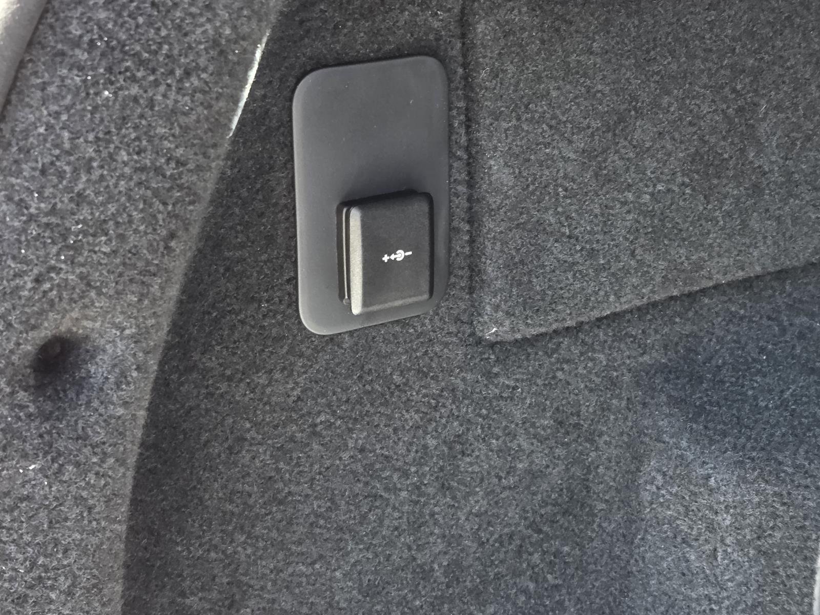 New 2026 Fuji White Land Rover Core S image 12