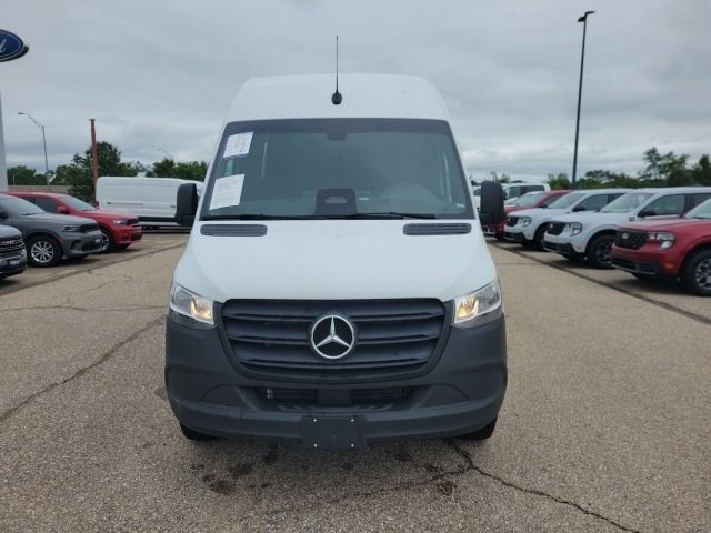 Used 2025 White Mercedes-Benz Cargo 144 WB image 14