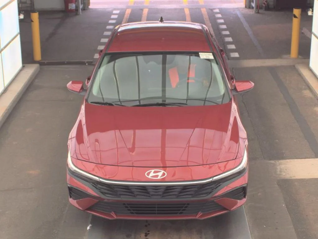 Used 2024 Red Hyundai SE image 2