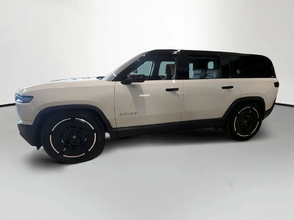 Used 2025  Rivian Adventure Dual Motor Max Pack image 4
