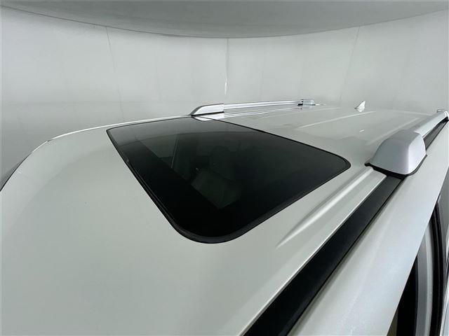 Used 2021 Blizzard Pearl Toyota Limited image 12