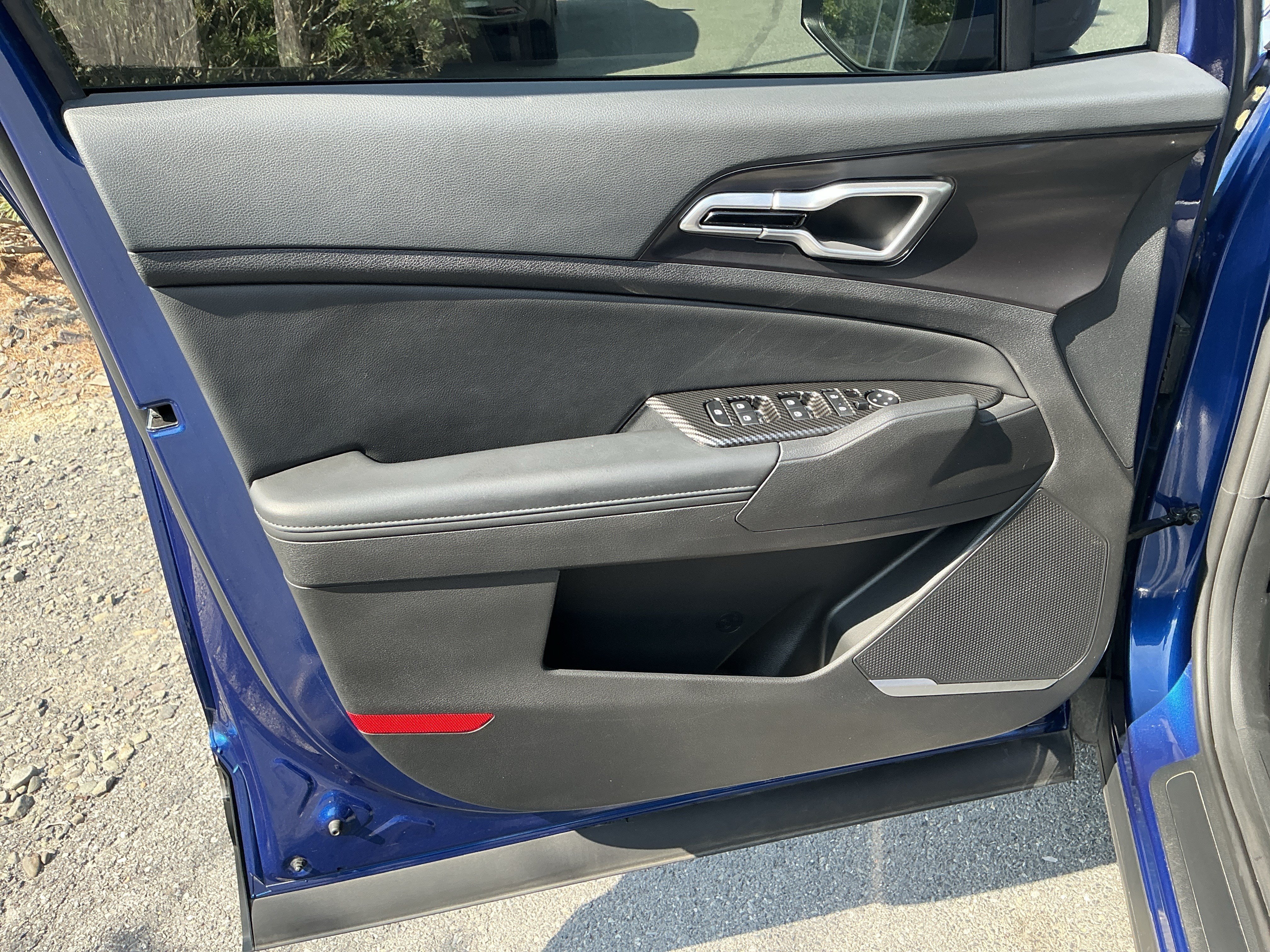 Used 2025 Sapphire Blue Kia EX image 18