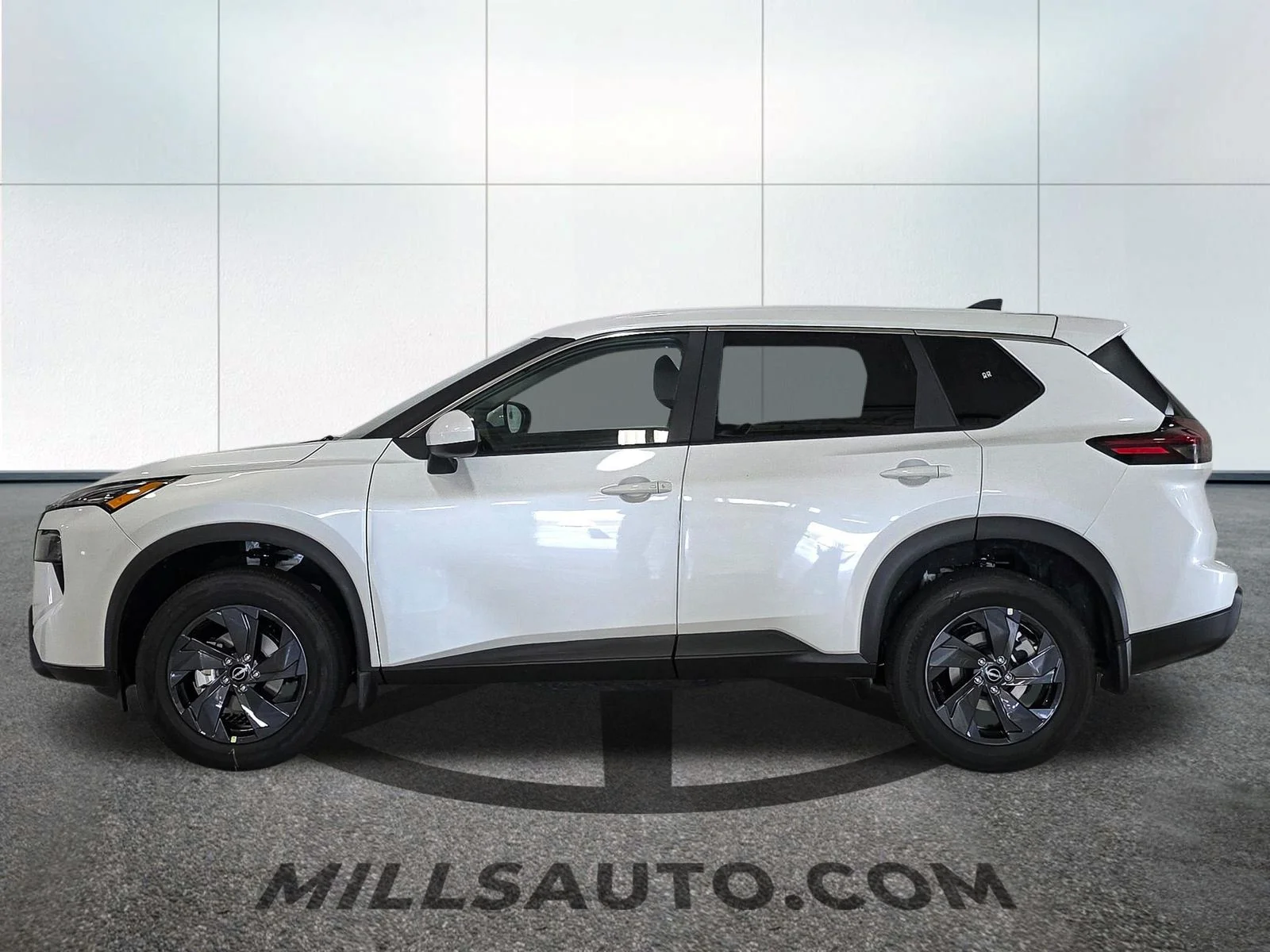 New 2026 Everest White Pearl TriCoat Nissan SV image 3