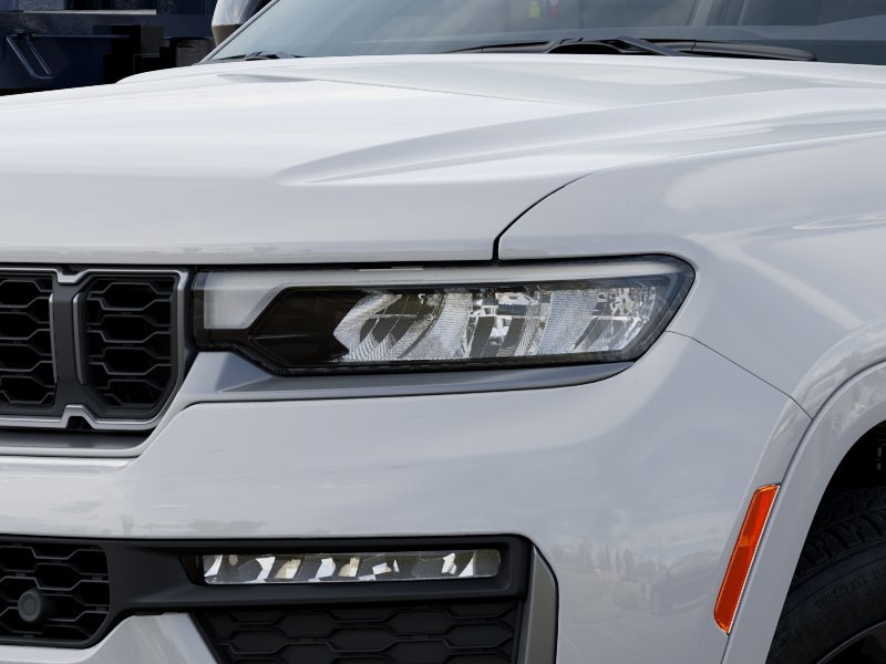 New 2026 Bright White Clear-Coat Exterior Paint Jeep Limited Reserve image 36
