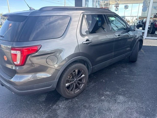 Used 2019 Gray Ford XLT image 7