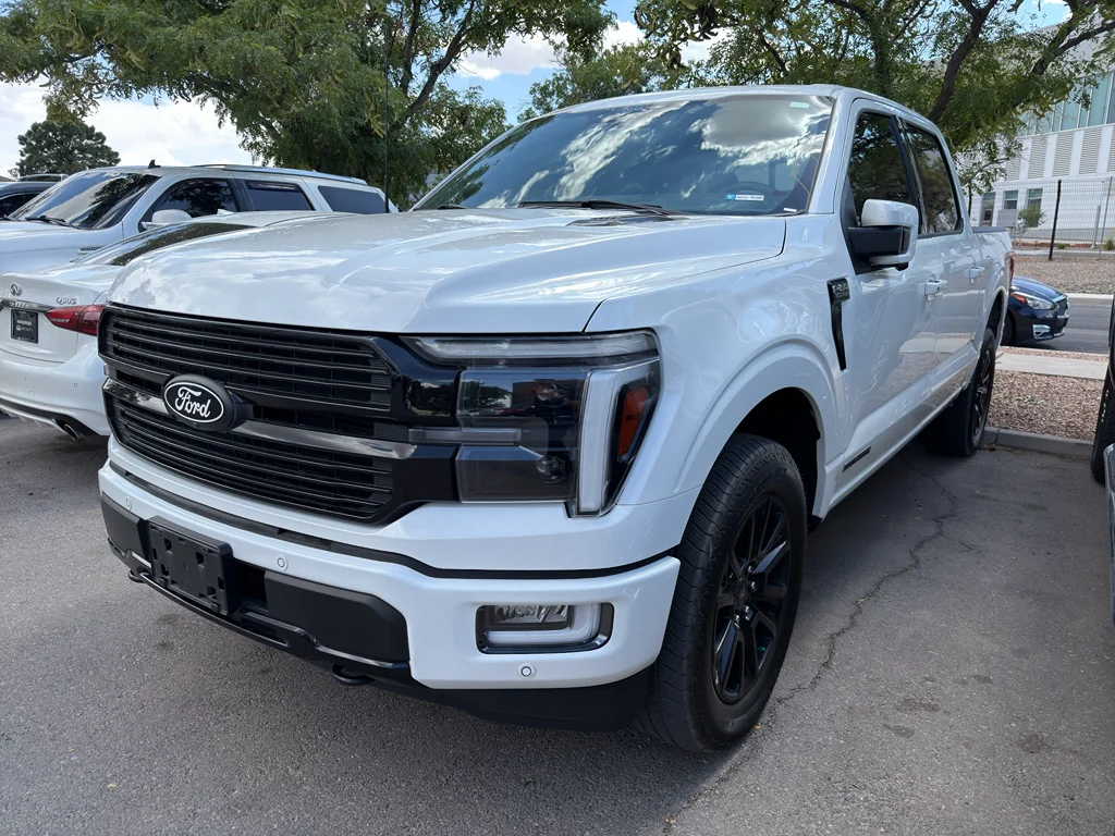 Used 2024 Star White Metallic Tri-Coat Ford Platinum image 1