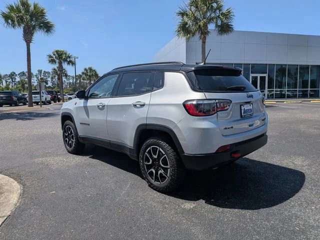 Used 2025 Silver Jeep Trailhawk image 5