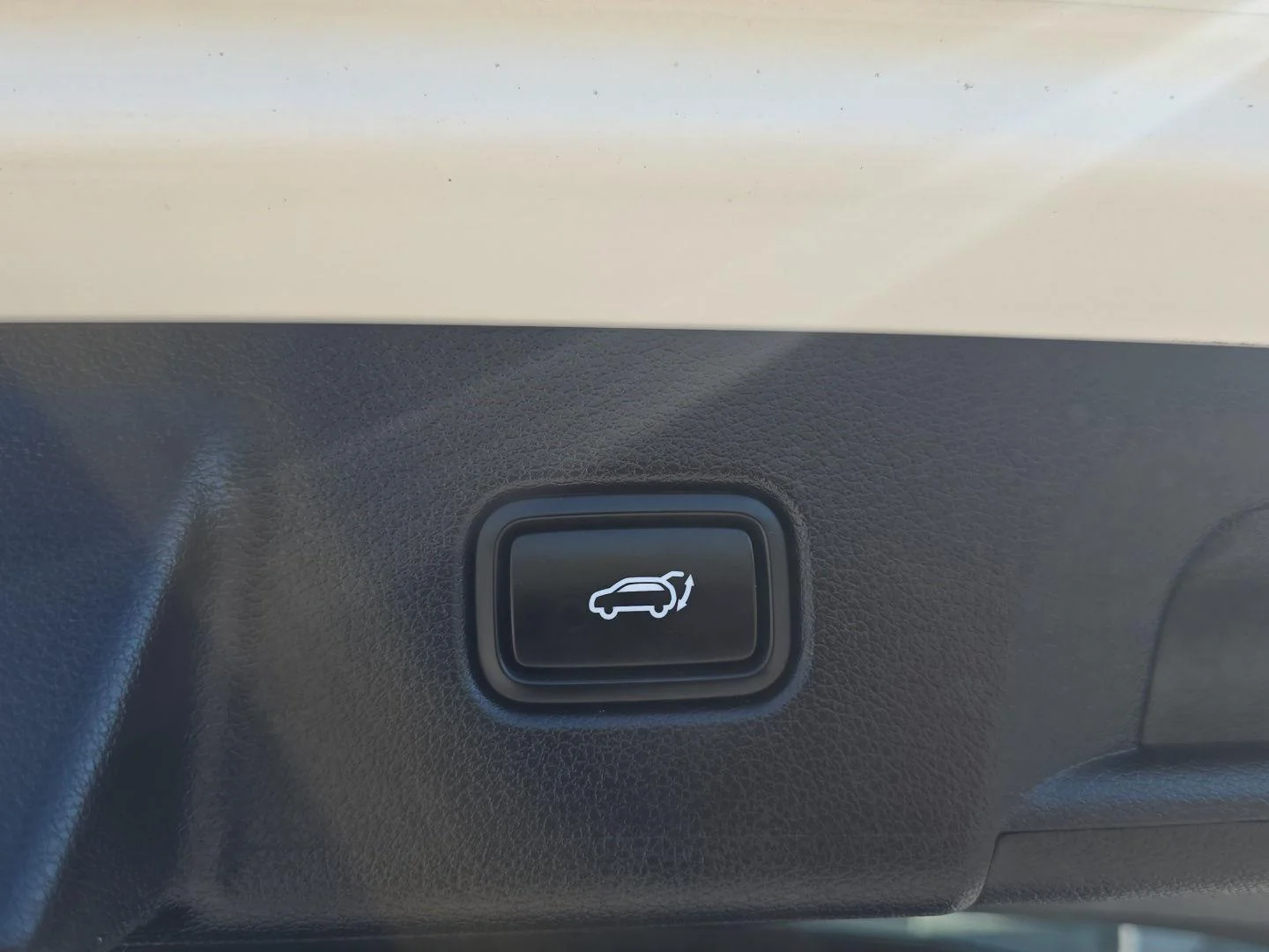 Used 2024 Hyper White Hyundai Calligraphy Night Edition image 6
